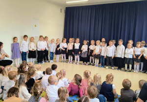 Grupa Jeżyki oraz Misie podczas występów