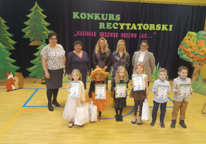 Komisja konkursowa wraz z uczestnikami