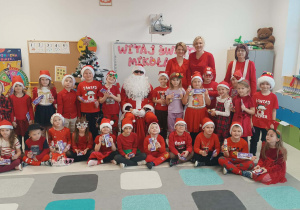 Grupa Misie wraz z Mikołajem