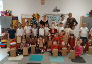 Grupa "Misie" z prezentami
