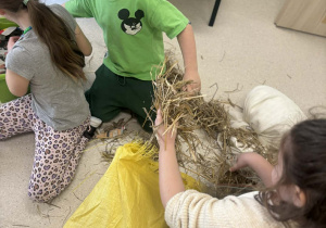 Grupa Jeżyki wykonujące Marzannę