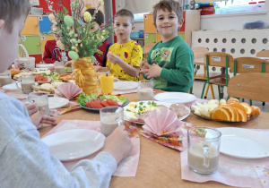 Śniadanie wielkanocne u "Wiewiórek"