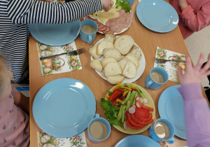 Śniadanie wielkanocne u "Motyli"