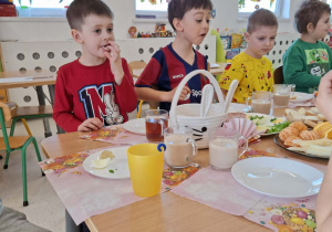 Śniadanie wielkanocne u "Wiewiórek"