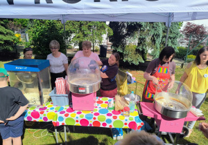Stoisko z watą i popcornem